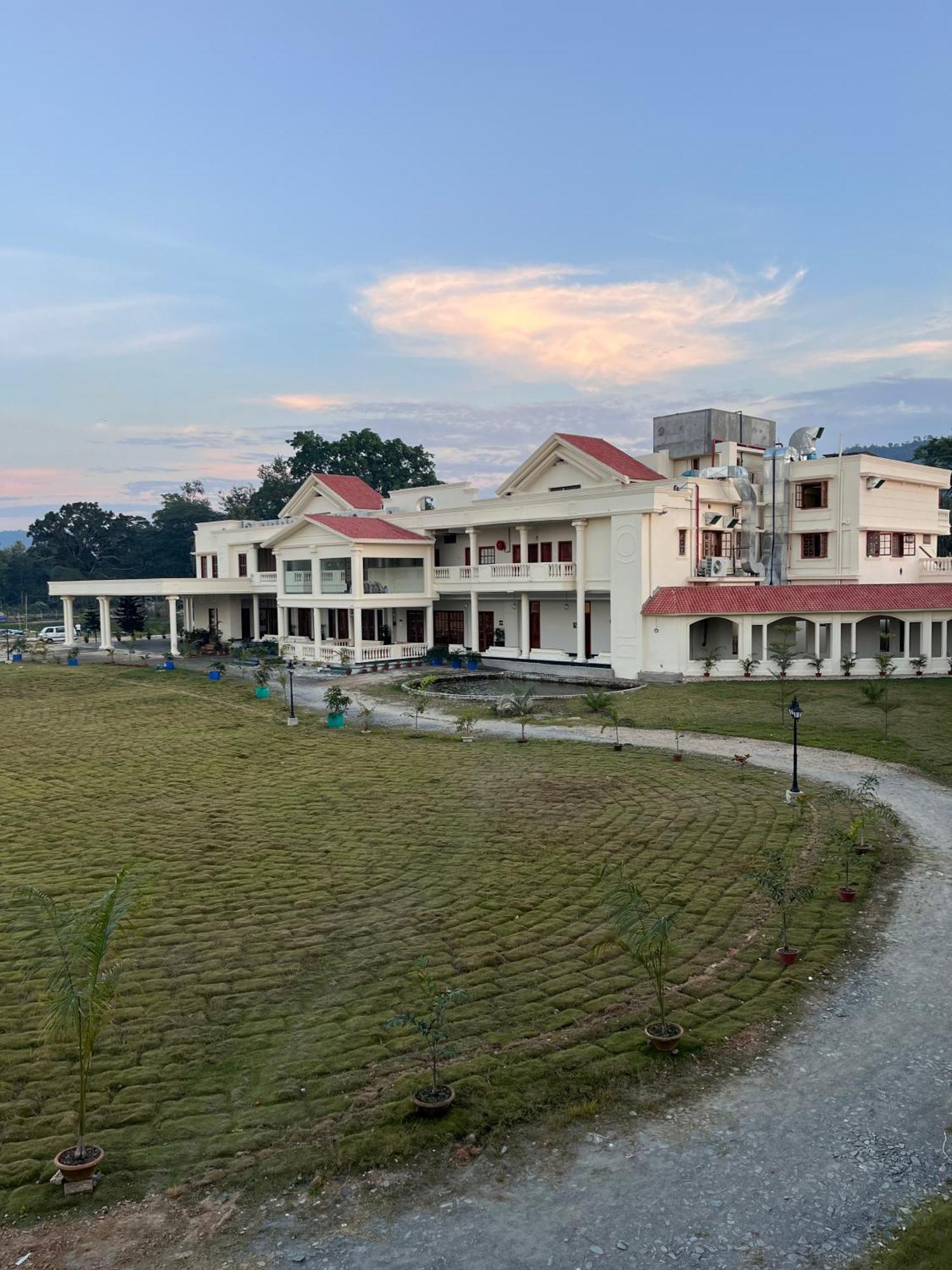 Royale De' Casa Resort Kāziranga Exterior foto