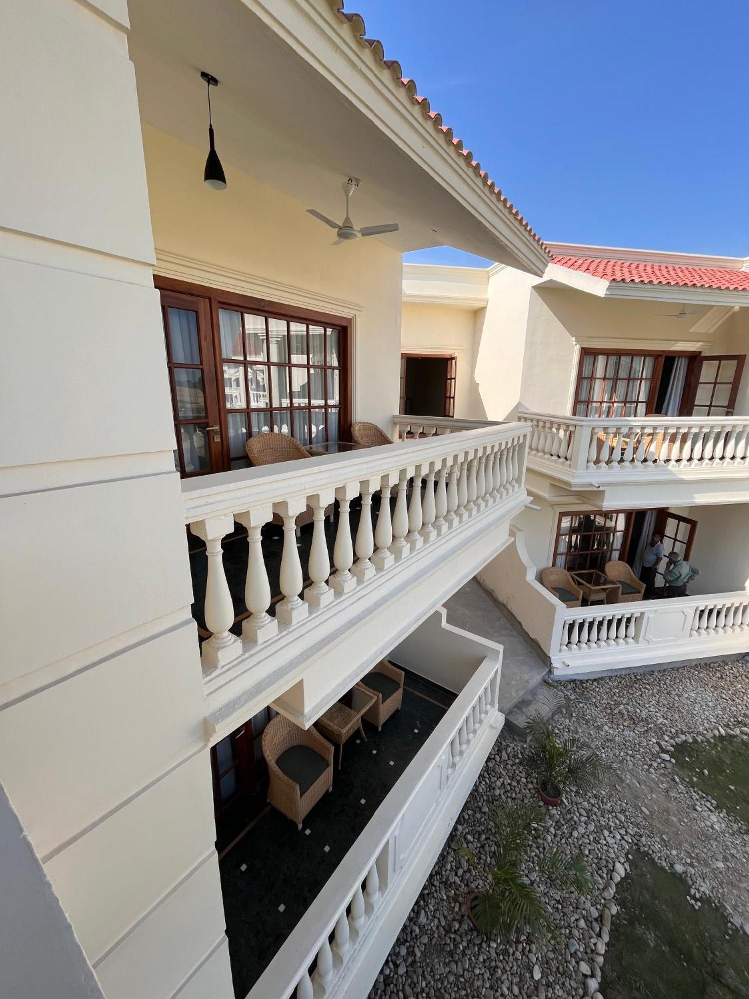 Royale De' Casa Resort Kāziranga Exterior foto